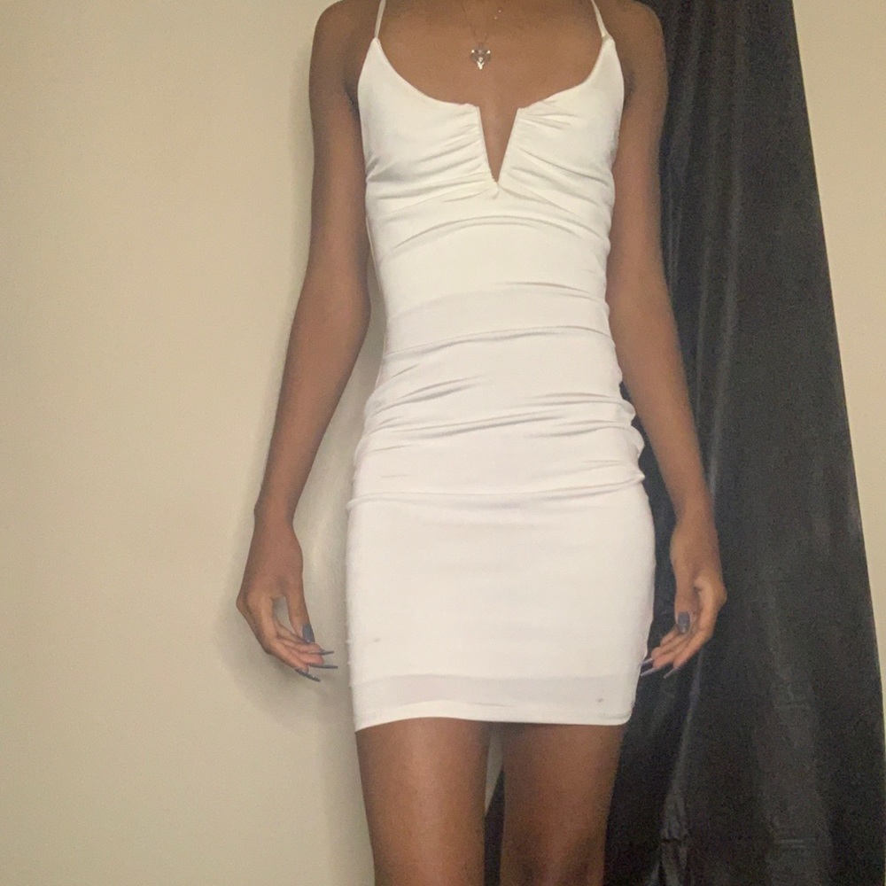 White bodycon dress